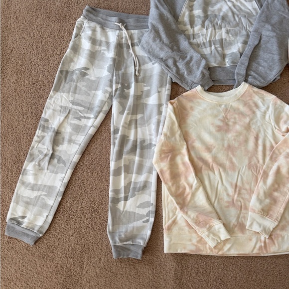Women’s Jogger Sets - Picture 3 of 10